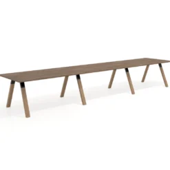 Mesa de oficina progresiva UvePro triple, fondo 100cm, estructura negra, patas de madera
