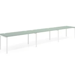 Mesa de oficina progresiva triple Kube, fondo 80cm, estructura blanca