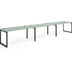 Mesa de oficina progresiva Delta triple, fondo 80cm, estructura negra