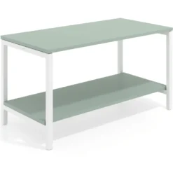Mesa de trabajo expositor Kube con 2 niveles, estructura blanca