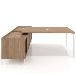 Mesa de oficina doble con pedestal estantes Kube, encimera única, estructura blanca