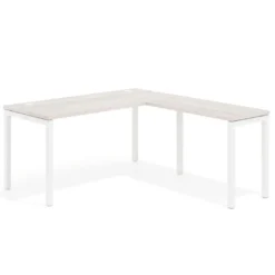 Mesa de oficina en L Kube fondo 68cm con ala estrecha, estructura blanco