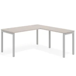 Mesa de oficina en L Kube fondo 68cm con ala estrecha, estructura aluminio