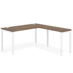 Mesa de oficina en L Kube fondo 68cm con ala estrecha, estructura blanco