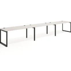 Mesa de oficina progresiva Delta triple, fondo 80cm, estructura negra