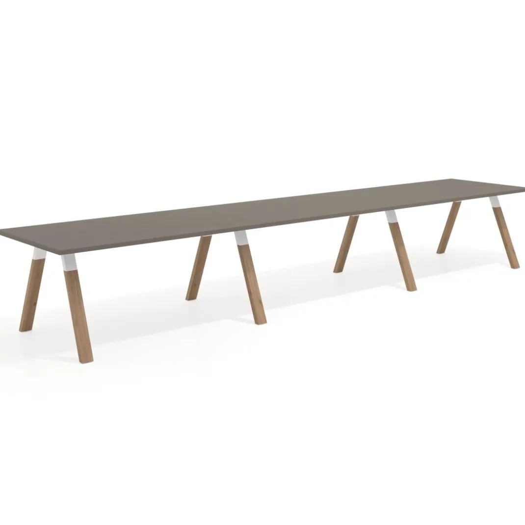 Mesa de oficina progresiva UvePro triple, fondo 100cm, estructura blanca, patas de madera