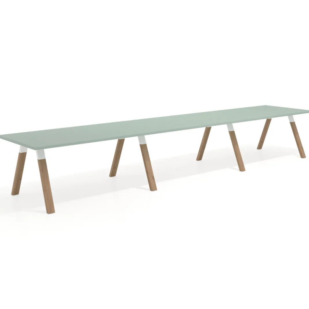 Mesa de oficina progresiva UvePro triple, fondo 100cm, estructura blanca, patas de madera