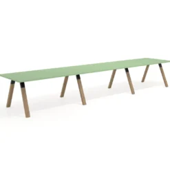 Mesa de oficina progresiva UvePro triple, fondo 100cm, estructura negra, patas de madera