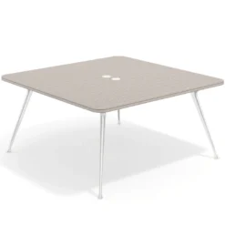 Mesa de reuniones Tekno, fondo 160, patas aluminio inyectado, estructura cromada