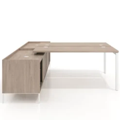 Mesa multipuesto con pedestal estantes Kube, encimera única, estructura blanca