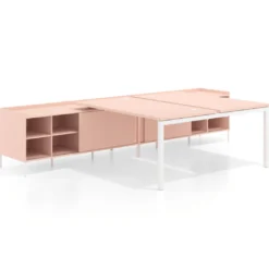 Mesa multipuesto con pedestal estantes Kube, encimera única, estructura blanca
