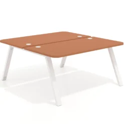 Mesa multipuesto UvePro Bench fondo 166 cm, sobre curvo, estructura blanca