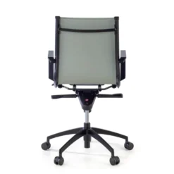 Silla oficina de diseño Croma, respaldo bajo, estructura negra