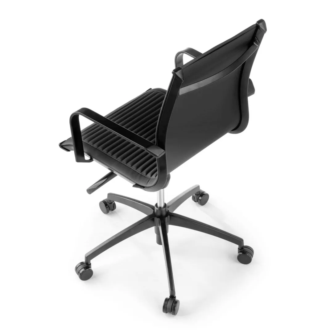 Silla oficina de diseño Croma, respaldo bajo, estructura negra