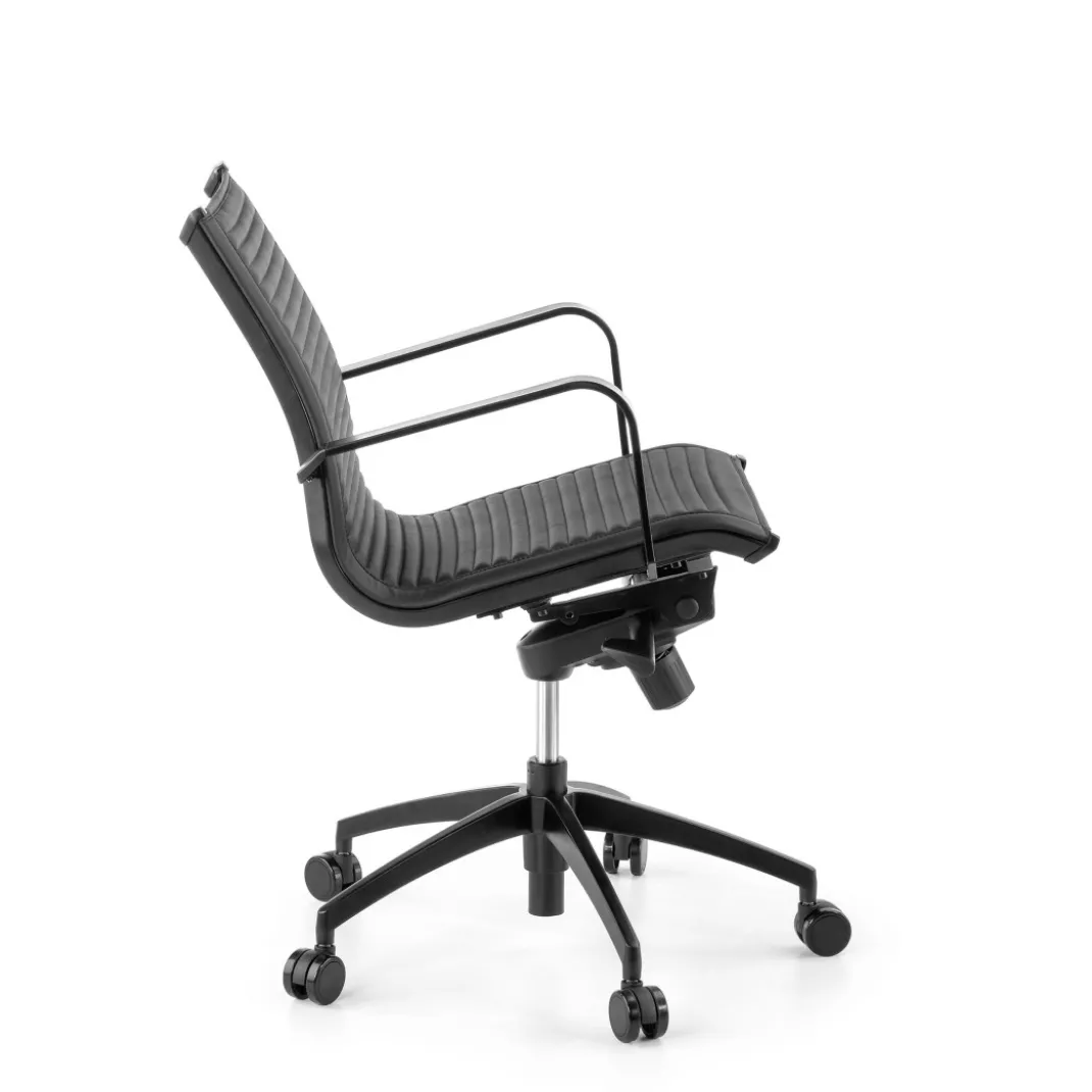 Silla oficina de diseño Croma, respaldo bajo, estructura negra