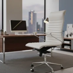 Sillón oficina de Diseño Forli, respaldo alto, piel natural