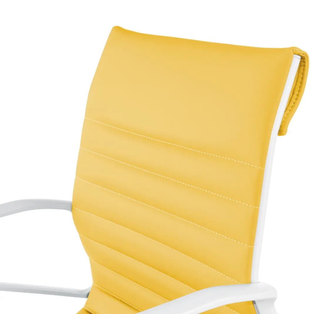 Sillón oficina Diseño Forli, estructura blanca, respaldo bajo, ecopiel